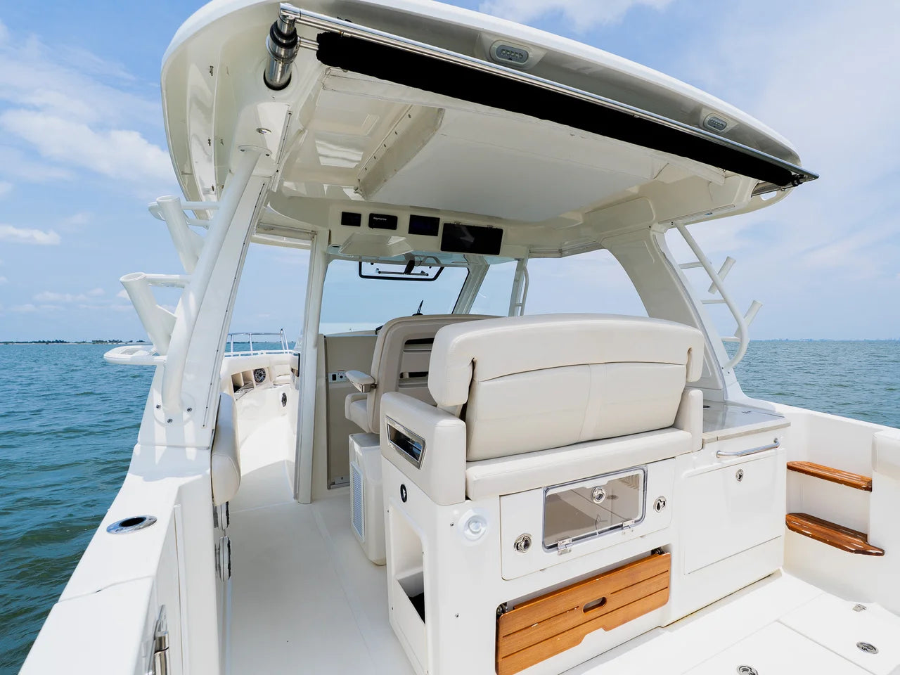 2023 Boston Whaler 350 Realm 35.0 feet, Clearwater, Florida #71
