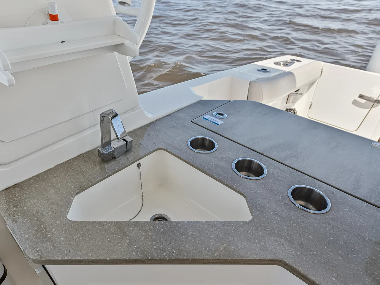 2025 Boston Whaler 350 REALM 35.0 feet, Stuart, Florida #81
