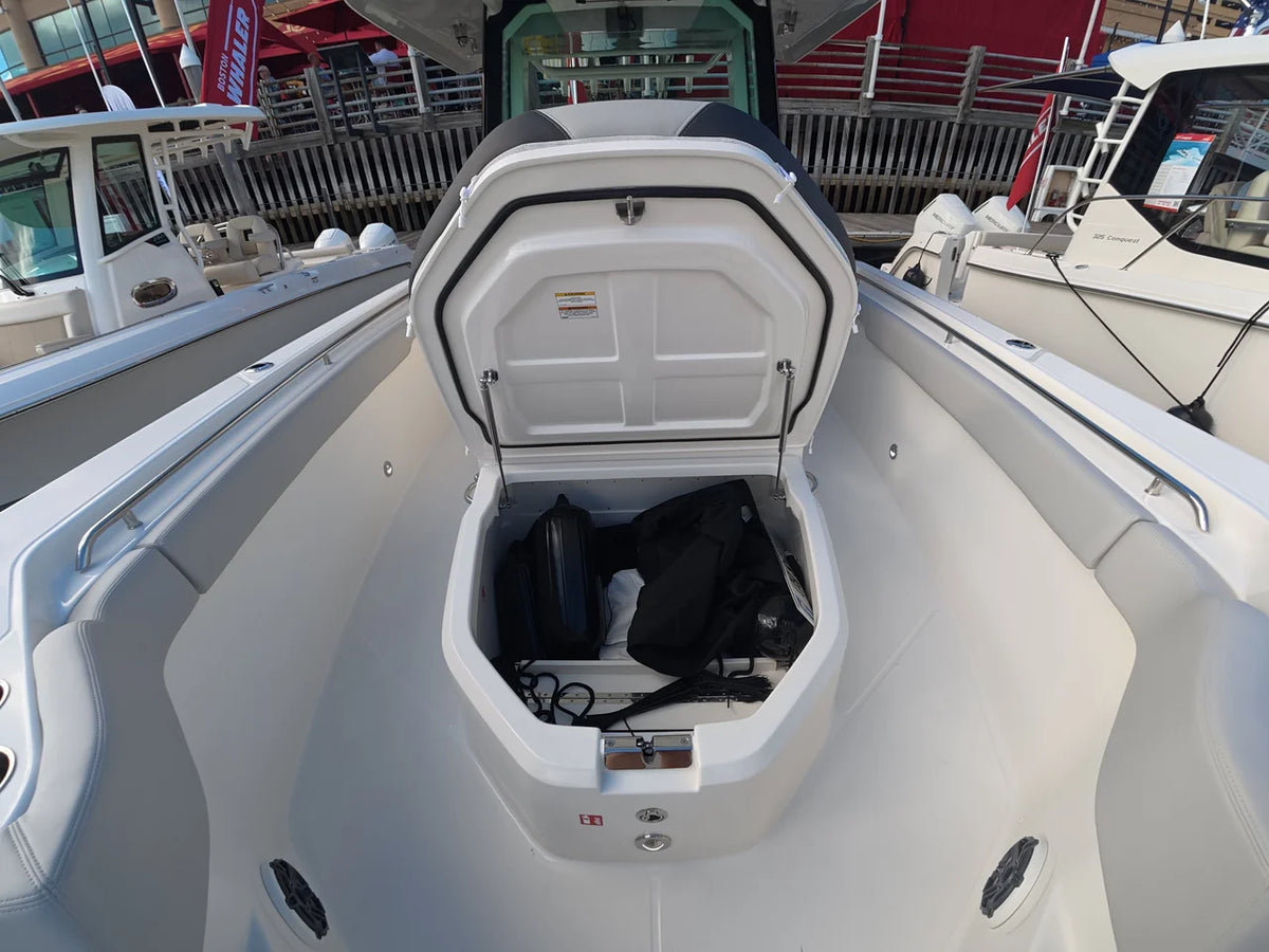 2027 Boston Whaler 330 Outrage 33.0 feet, Ocean View, NJ #21