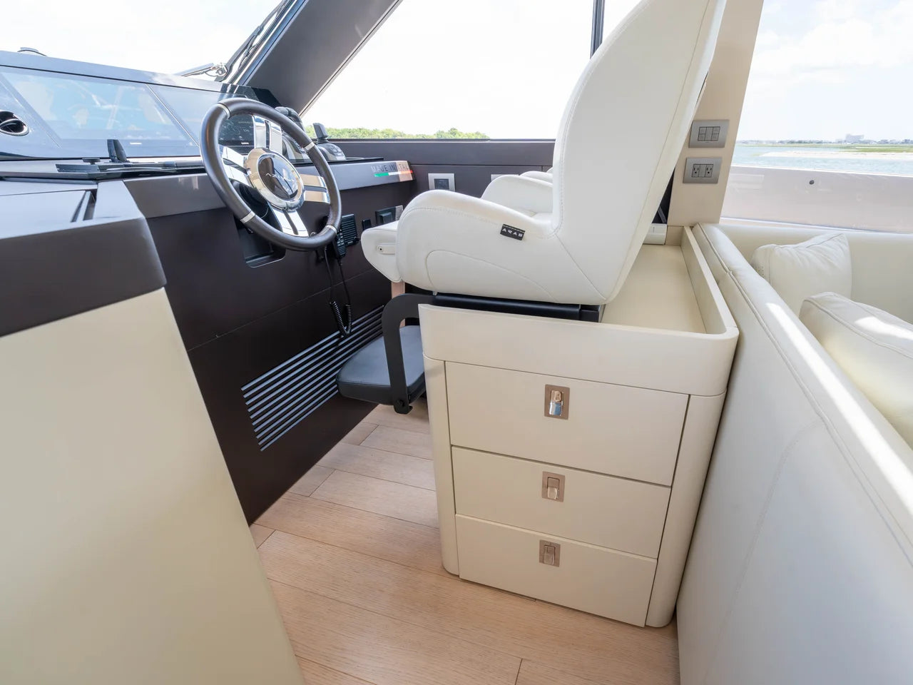 2025 Azimut Seadeck 6 60.0 feet, Wrightsville Beach, North Carolina #32
