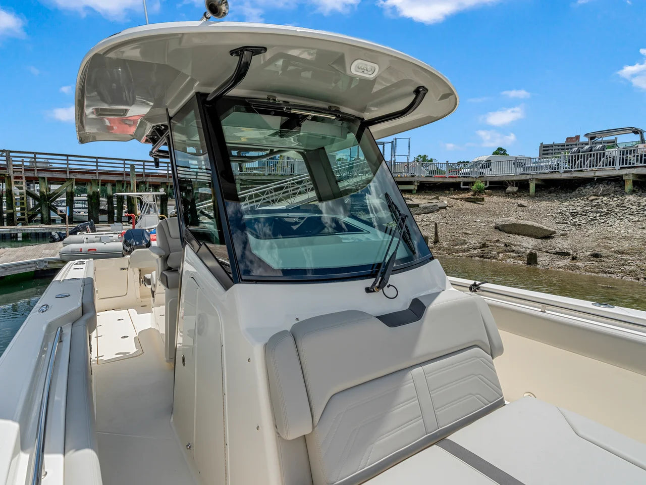 2026 Boston Whaler 330 Outrage 33.0 feet, Quincy, MA #31