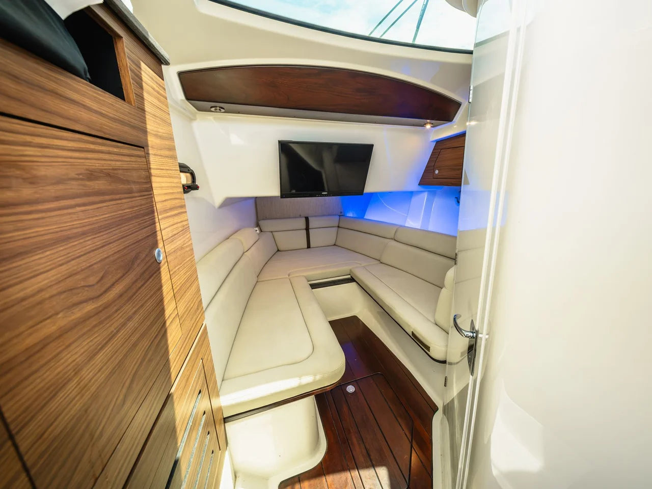 2021 Boston Whaler 350 REALM 35.0 feet, Charleston, SC #18