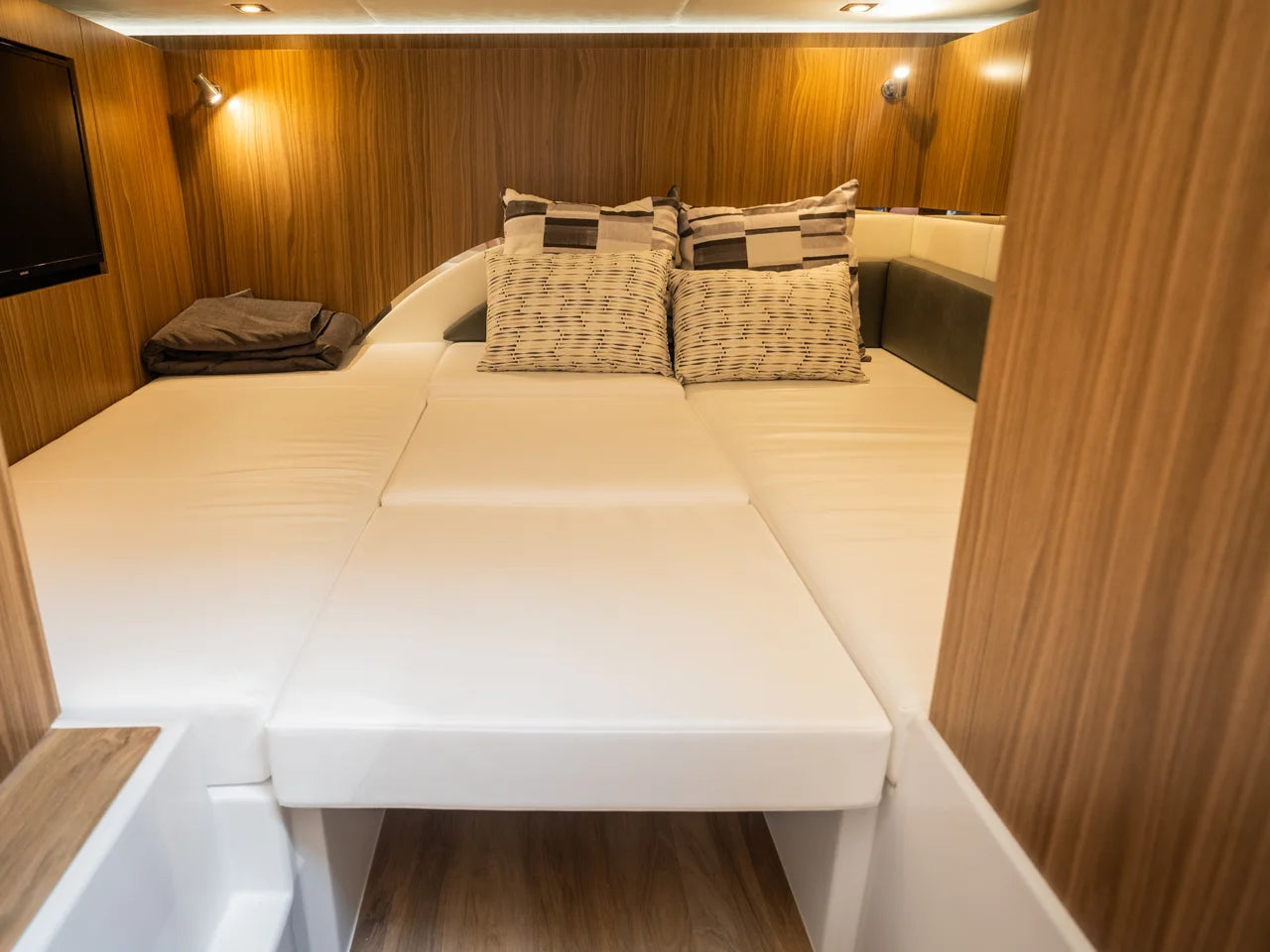 2026 Cruisers Yachts 50GLS OB 50.0 feet, Grasonville, MD #79
