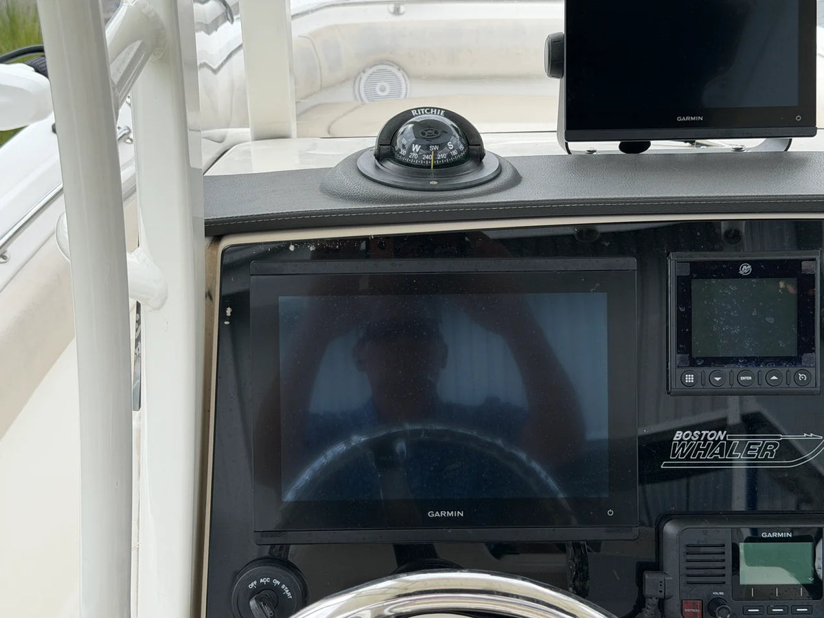 2018 Boston Whaler 230 OUTRAGE 23.0 feet, Charleston, SC #14