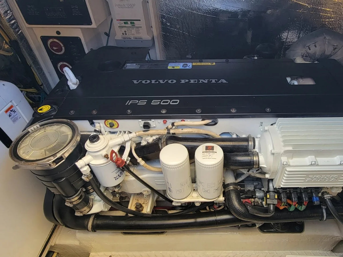 2015 Cruisers Yachts 41 CANTIUS 42.0 feet, Venice, Florida #38