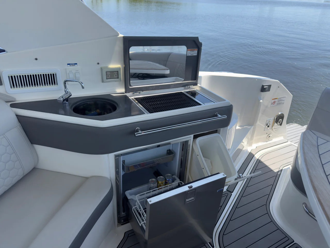 2021 Sea Ray 320 SUNDANCER OB 32.0 feet, Norwalk, Connecticut #44