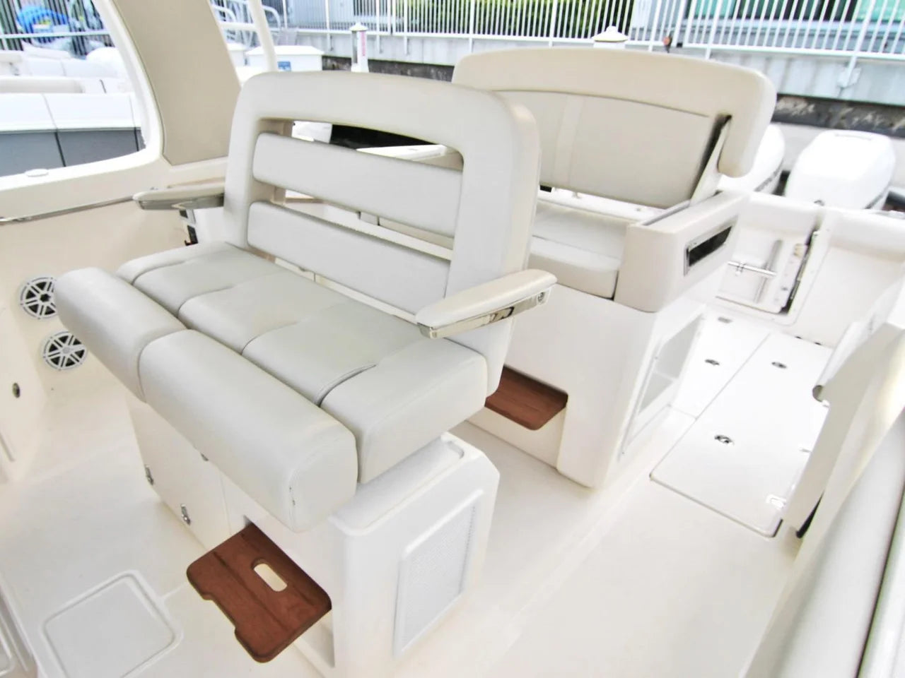 2023 Boston Whaler 350 Realm 35.0 feet, Pompano Beach, Florida #7