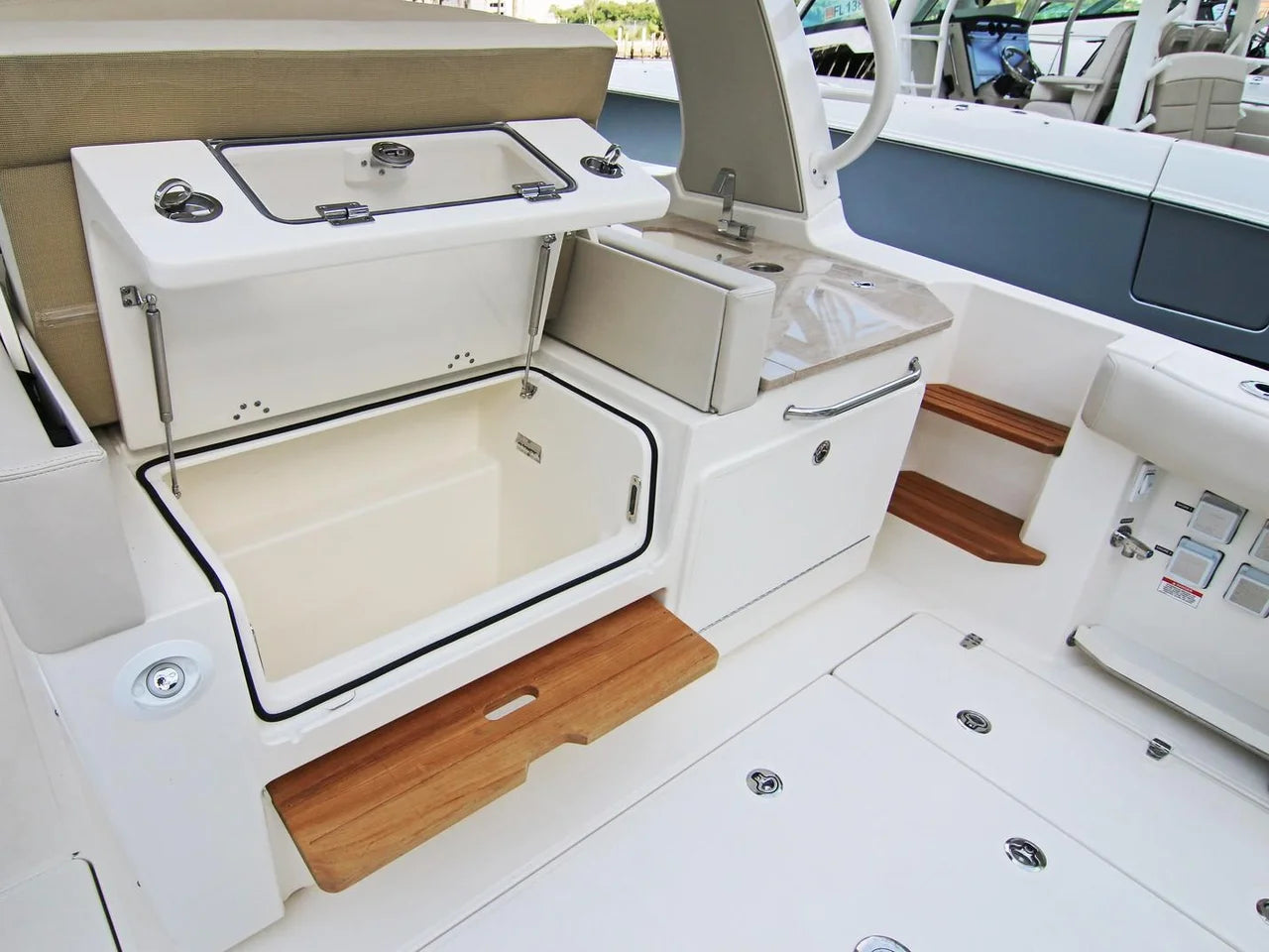 2023 Boston Whaler 350 Realm 35.0 feet, Pompano Beach, Florida #8
