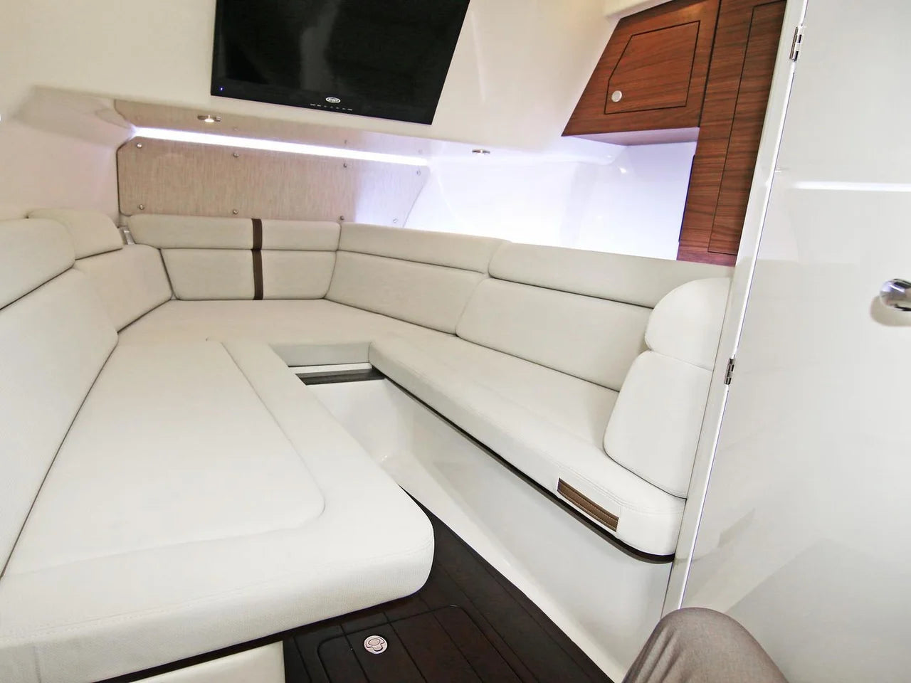 2027 Boston Whaler 350 Realm 35.0 feet, Naples, Florida #10