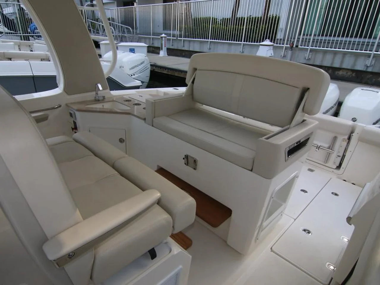 2023 Boston Whaler 350 Realm 35.0 feet, Pompano Beach, Florida #11