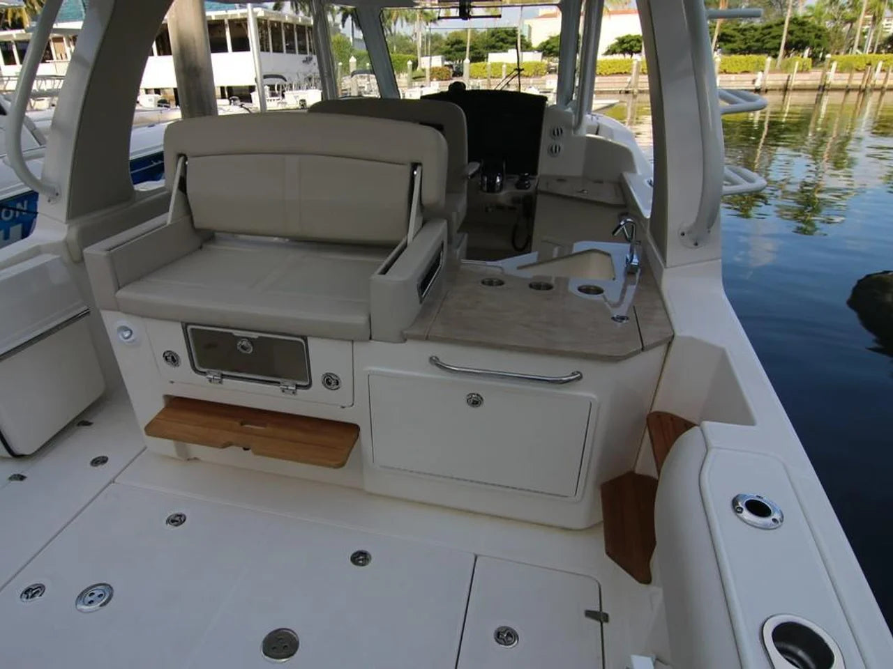 2023 Boston Whaler 350 Realm 35.0 feet, Pompano Beach, Florida #12