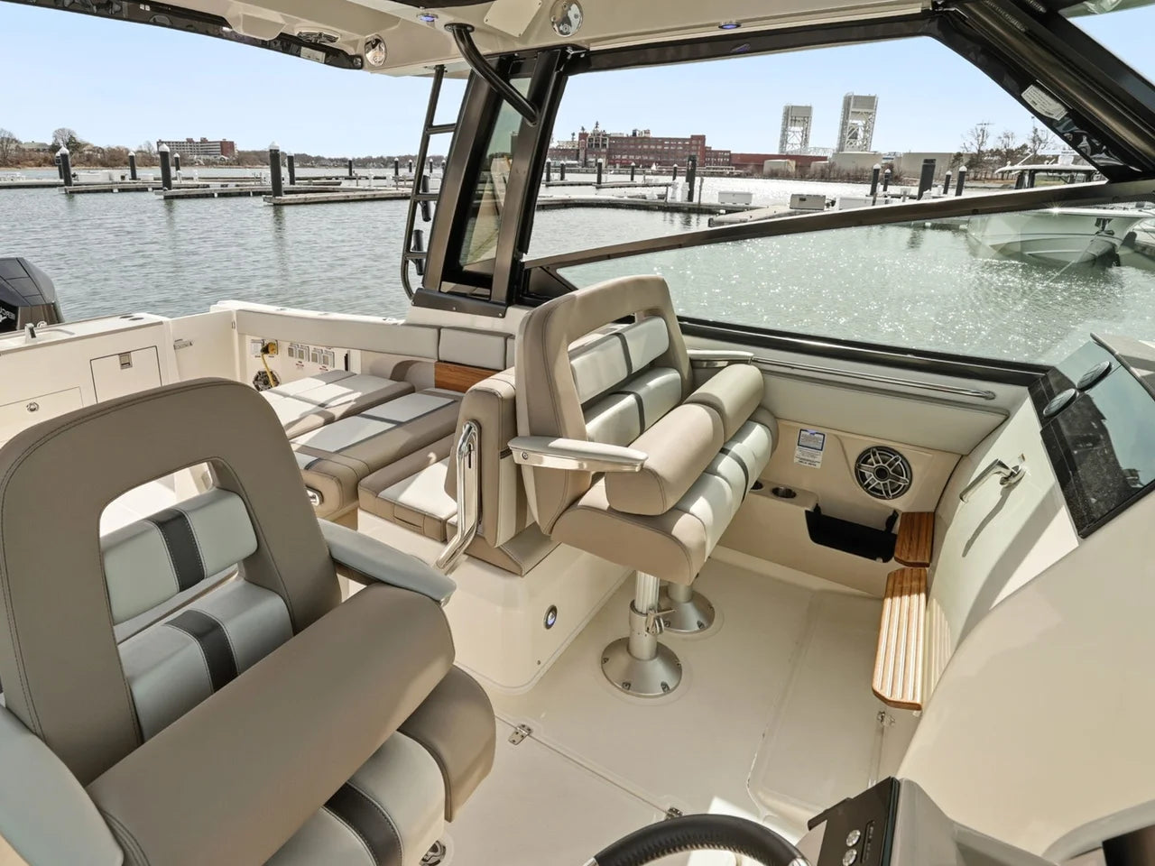 2026 Boston Whaler 330 Vantage 33.0 feet, Quincy, MA #15