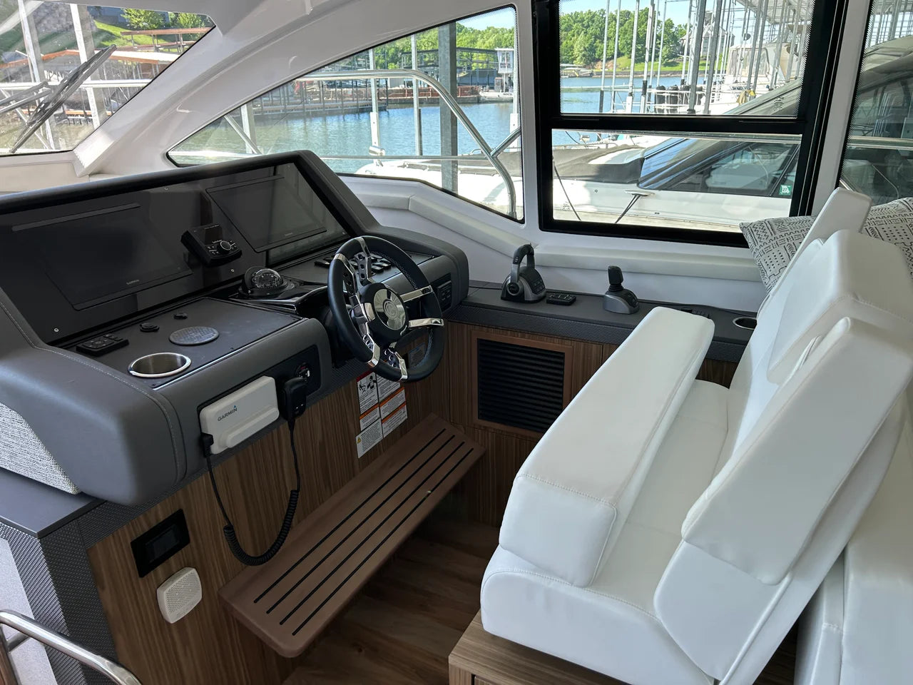 2024 Cruisers Yachts 42 Cantius 42.0 feet, Osage Beach, Missouri #15