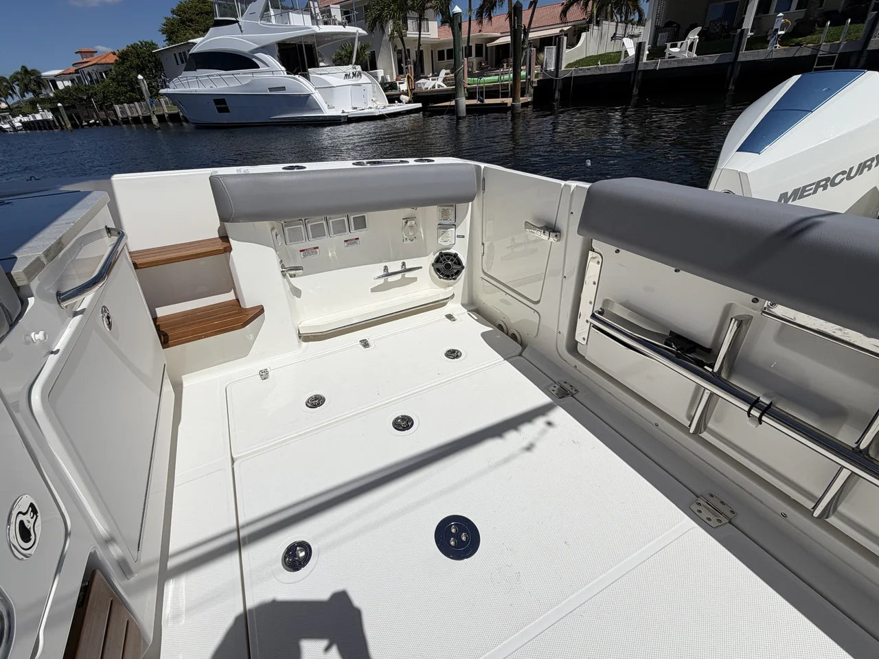 2024 Boston Whaler 350 REALM 35.0 feet, Pompano Beach, Florida #31