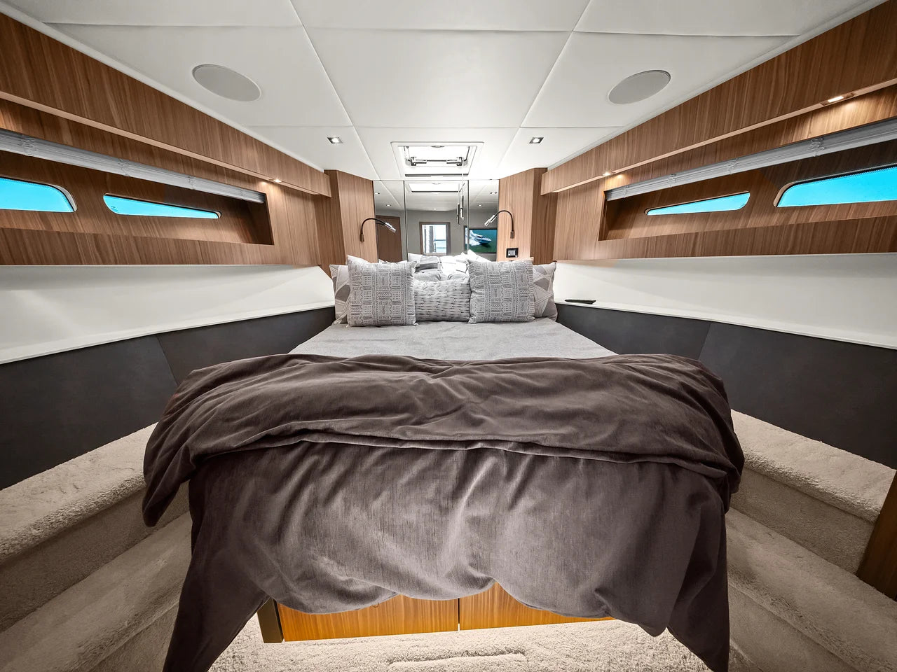 2025 Cruisers Yachts 50 Cantius 50.0 feet, St. Petersburg, Florida #48