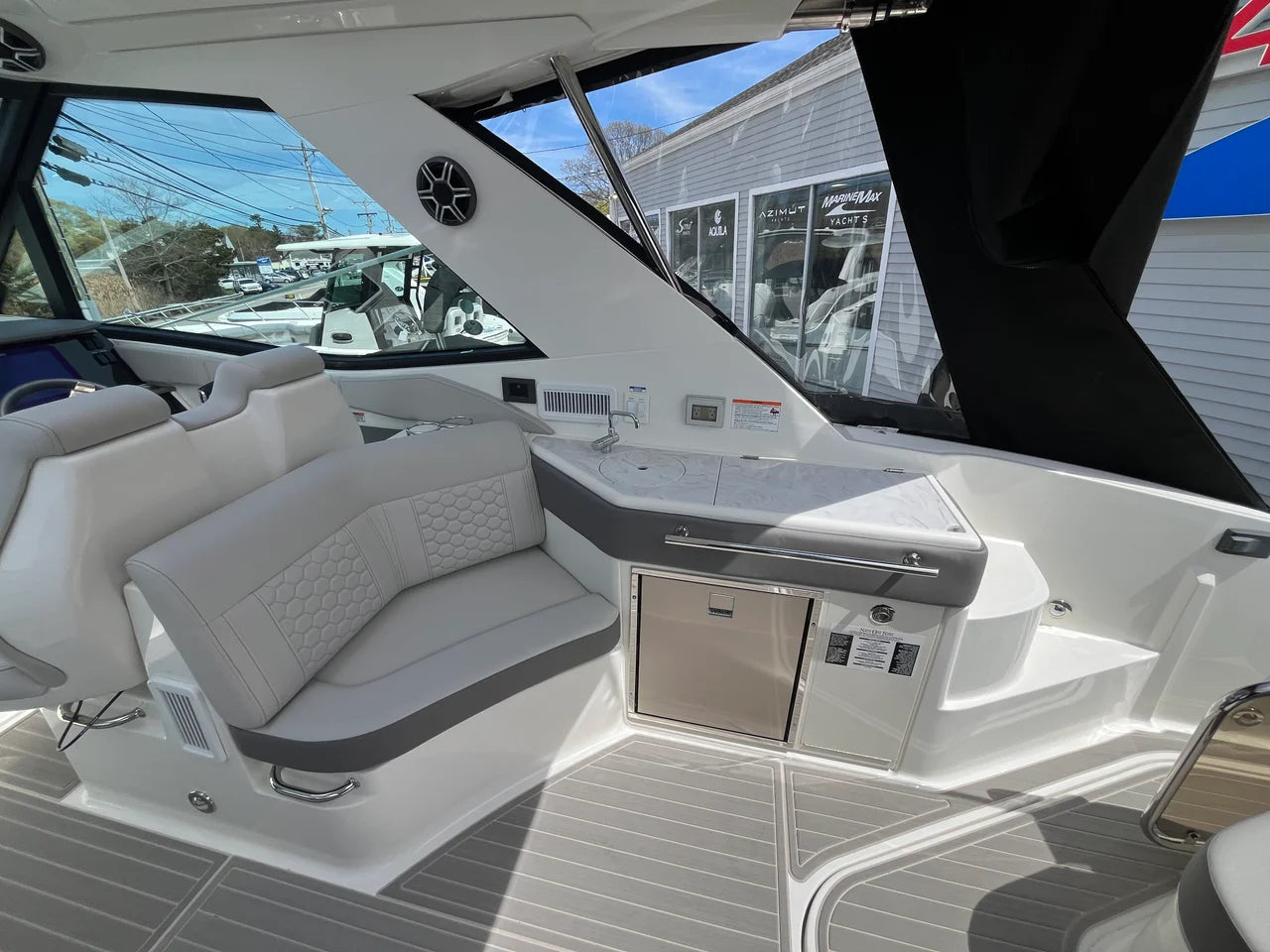 2026 Sea Ray Sundancer 320 Outboard 32.0 feet, Westbrook, Connecticut #6