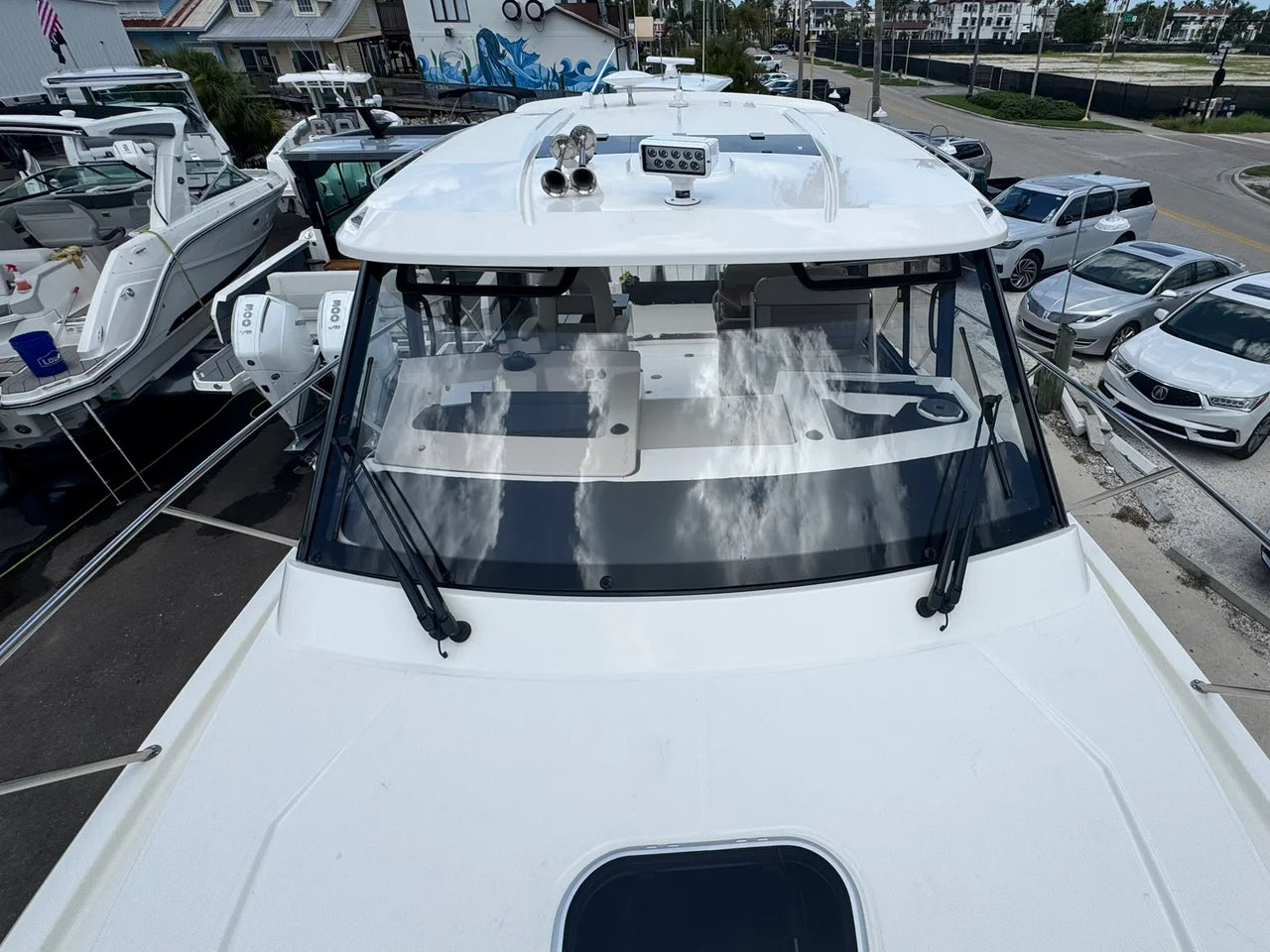 2025 Boston Whaler 365 Conquest 36.0 feet, Naples, Florida #69