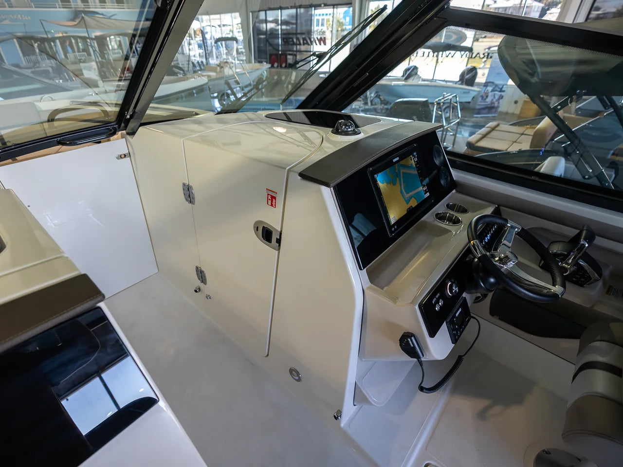 2026 Boston Whaler 330 Vantage 33.0 feet, Panama City, FL #27