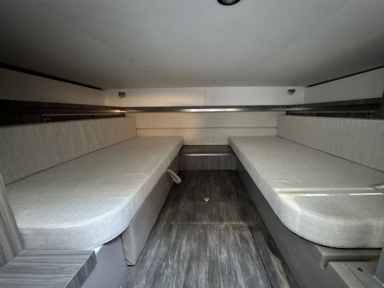 2026 Sea Ray Sundancer 320 Outboard 32.0 feet, Huntington, NY #36