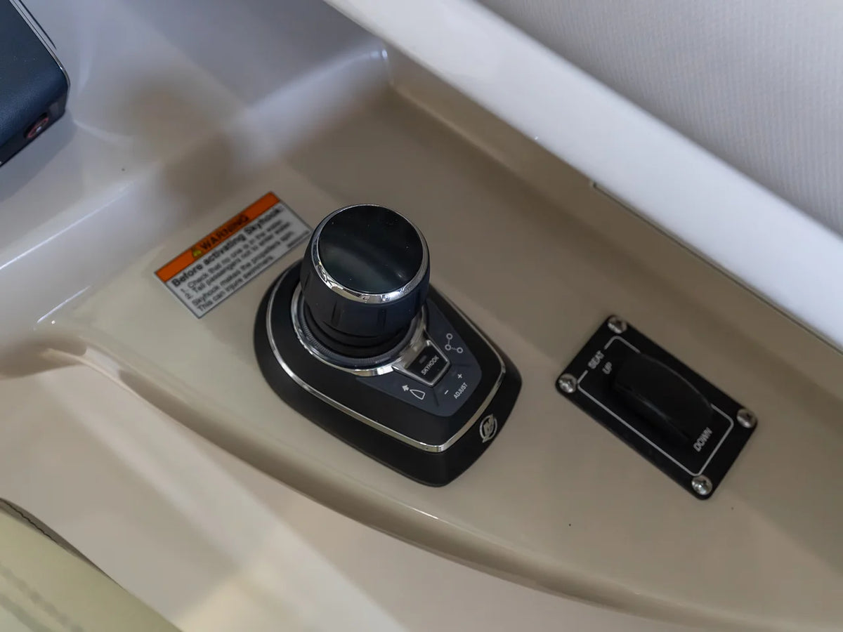2026 Boston Whaler 330 Vantage 33.0 feet, Panama City, FL #44