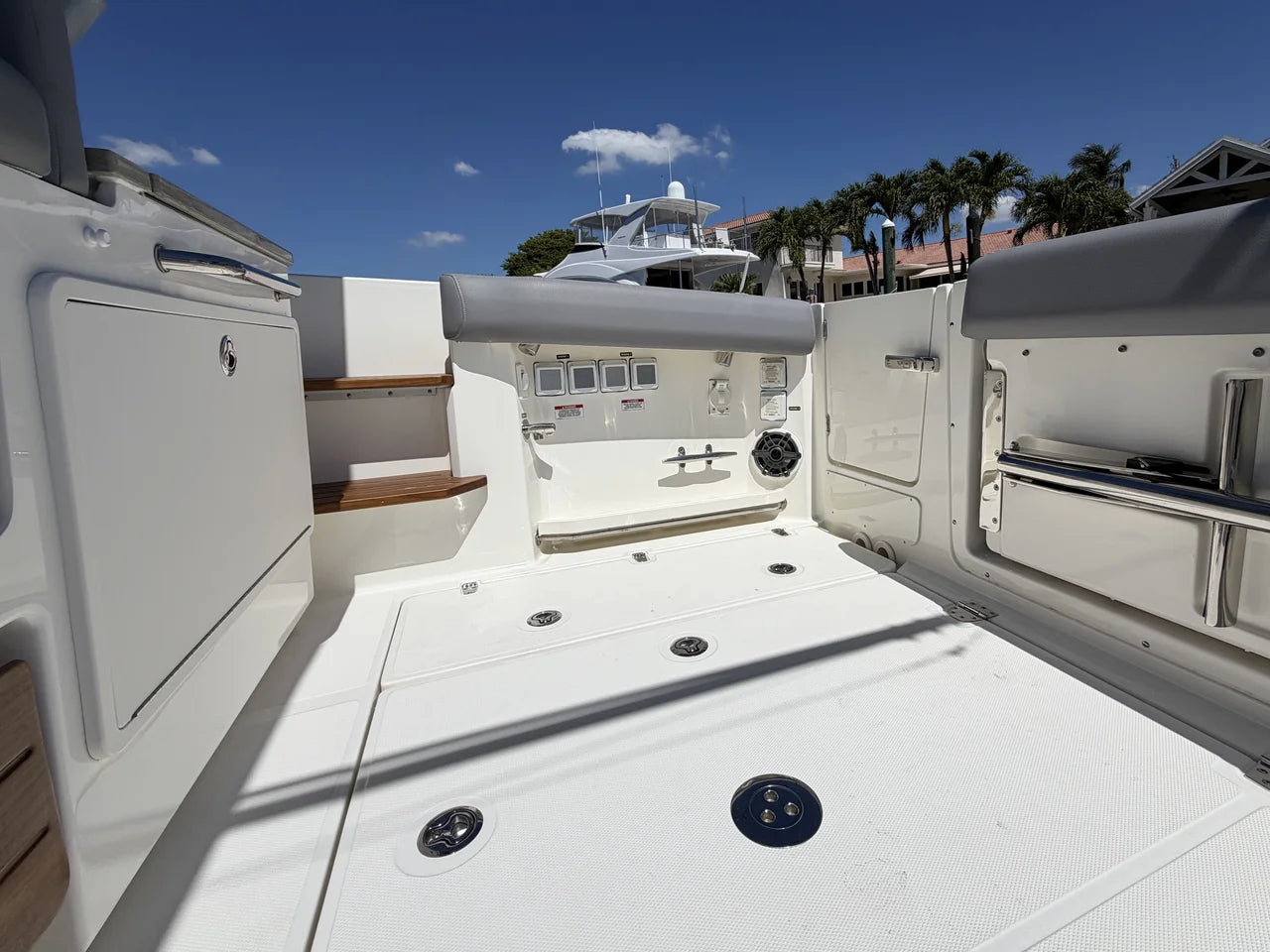 2024 Boston Whaler 350 REALM 35.0 feet, Pompano Beach, Florida #32