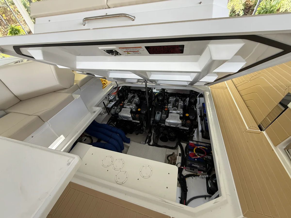 2027 Cruisers Yachts 42 GLS 42.0 feet, Lake Ozark, MO #55