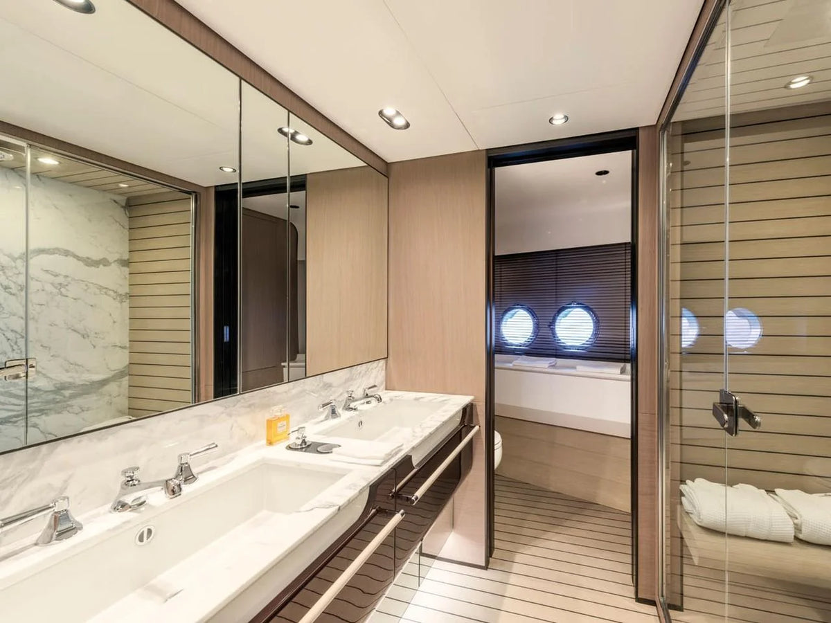 2027 Azimut Grande 27M 87.0 feet, Inuvik, Northwest Territories #22