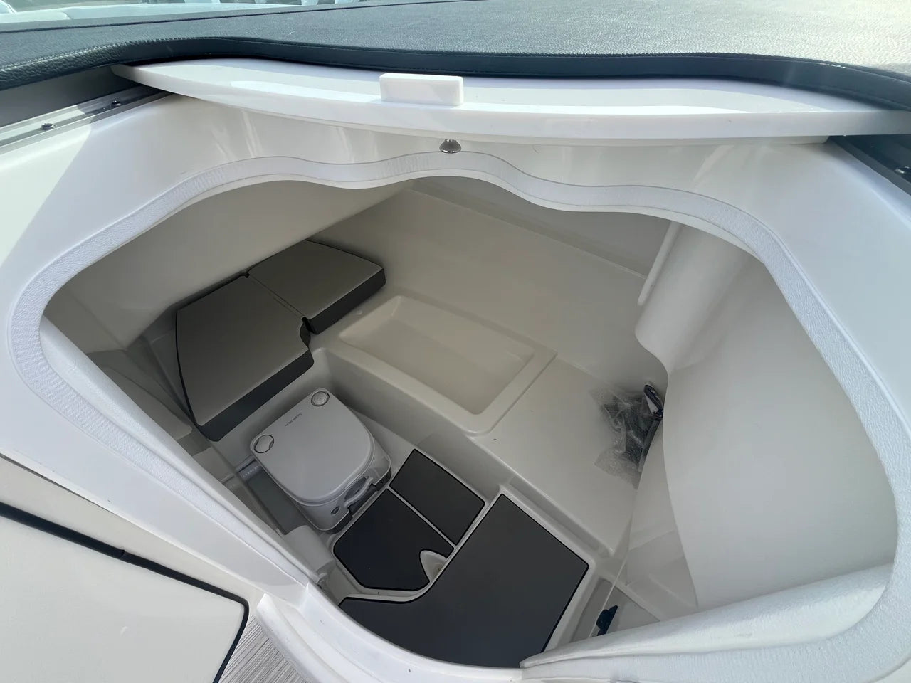 2026 Sea Ray SDX 230 Outboard 23.0 feet, Norwalk, Connecticut #12