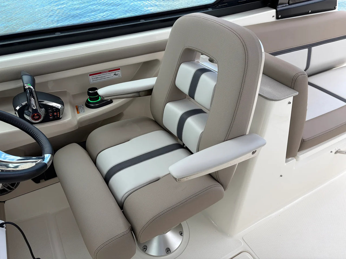 2026 Boston Whaler 330 Vantage 33.0 feet, Charleston, SC #34
