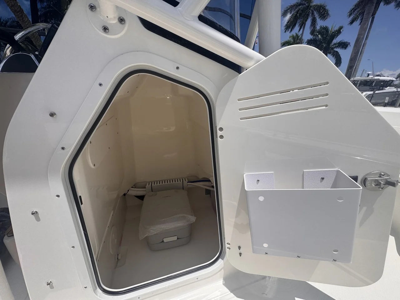 2027 Boston Whaler 210 Montauk 21.0 feet, Pompano Beach, Florida #20