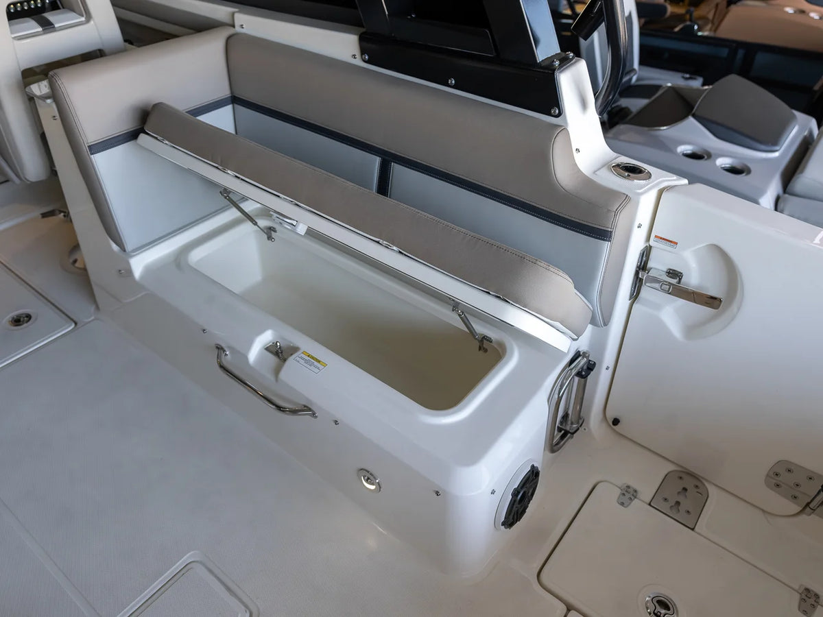 2026 Boston Whaler 330 Vantage 33.0 feet, Panama City, FL #59
