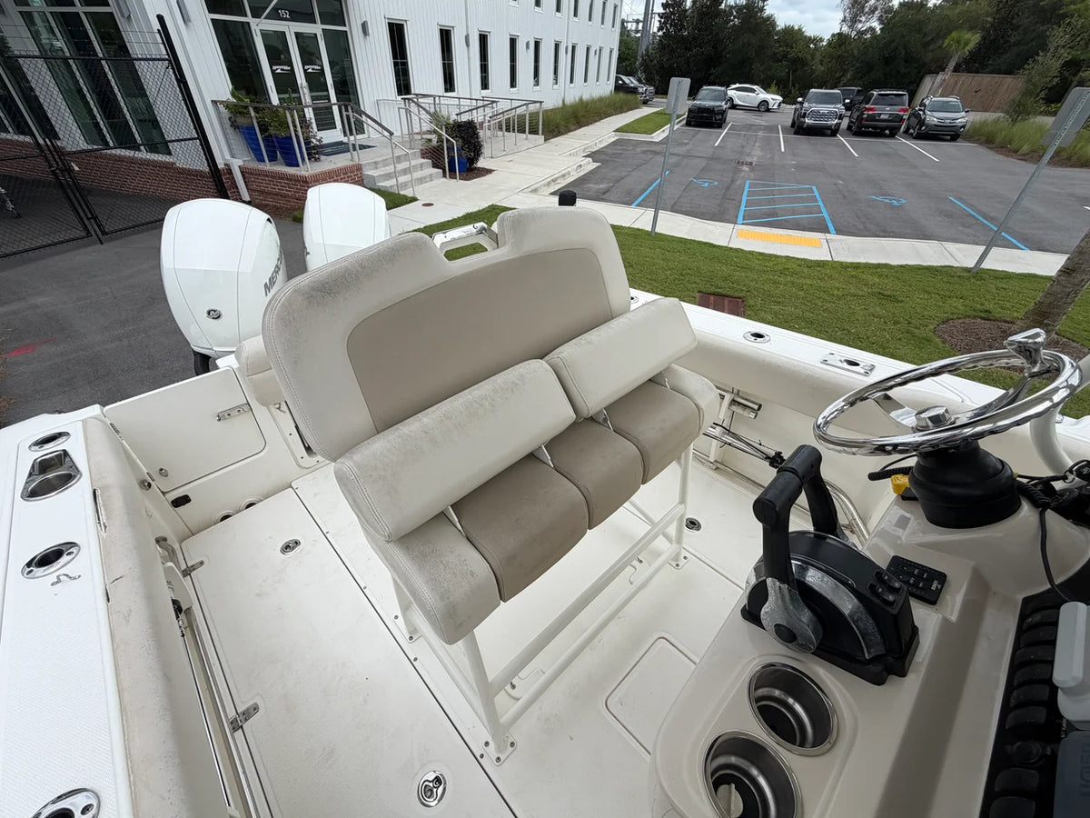 2018 Boston Whaler 230 OUTRAGE 23.0 feet, Charleston, SC #10