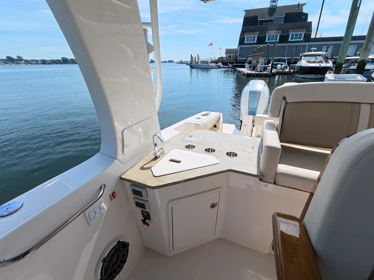 2027 Boston Whaler 350 Realm 35.0 feet, Norwalk, Connecticut #20