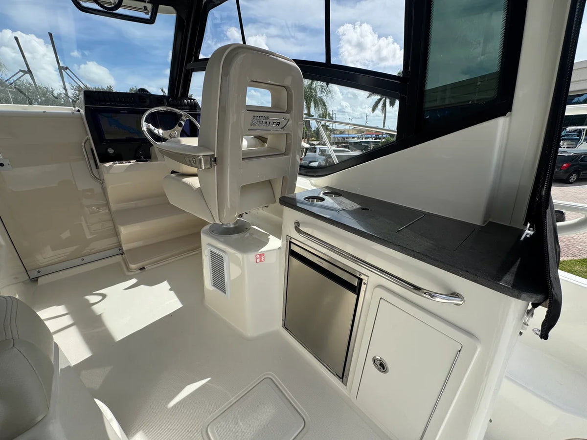 2026 Boston Whaler 325 CONQUEST 32.0 feet, Stuart, Florida #42