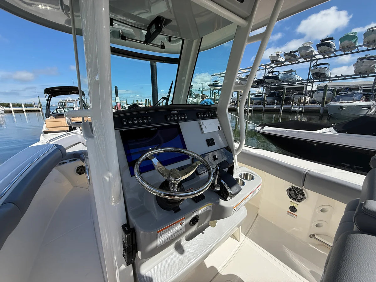 2027 Boston Whaler 250 Outrage 25.0 feet, Sarasota, FL #11
