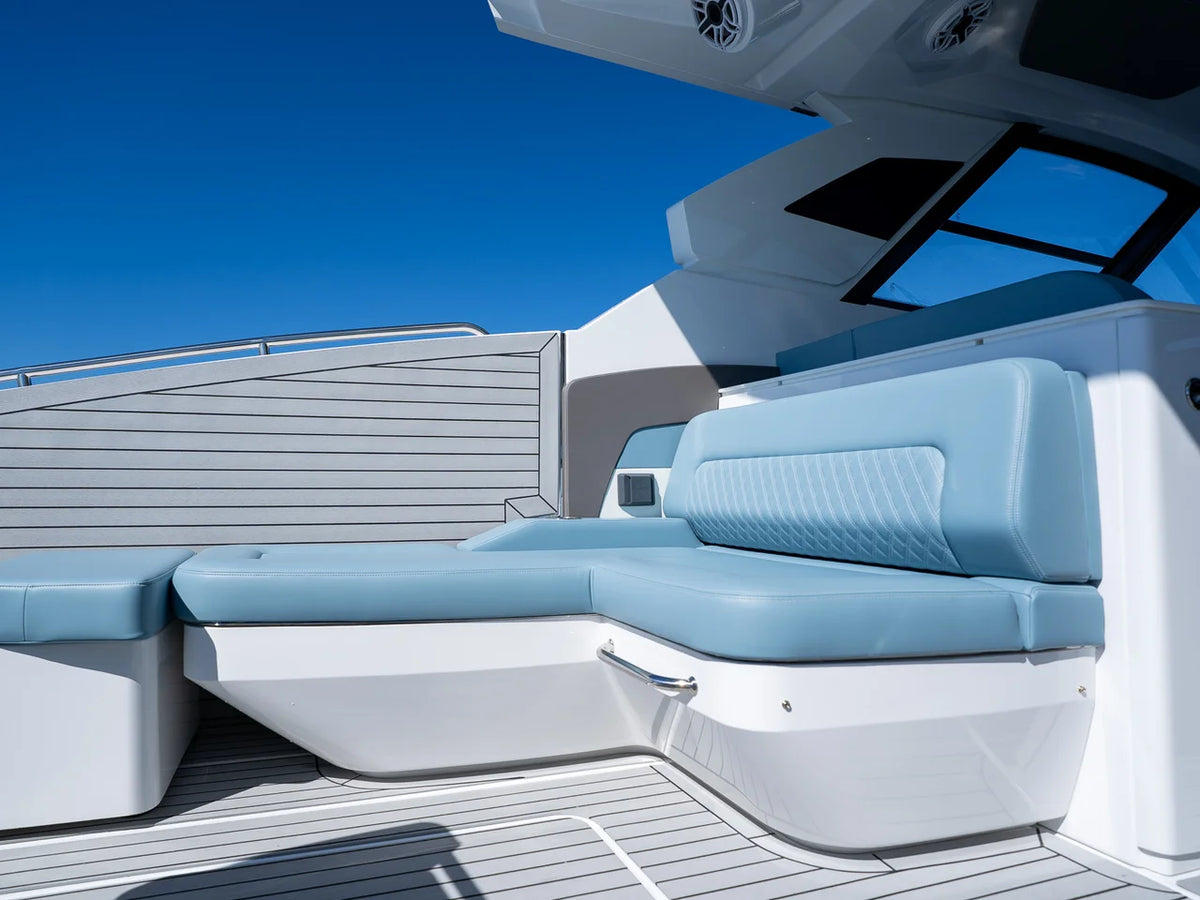 2027 Cruisers Yachts 50 GLS OB 50.0 feet, Clearwater, Florida #21