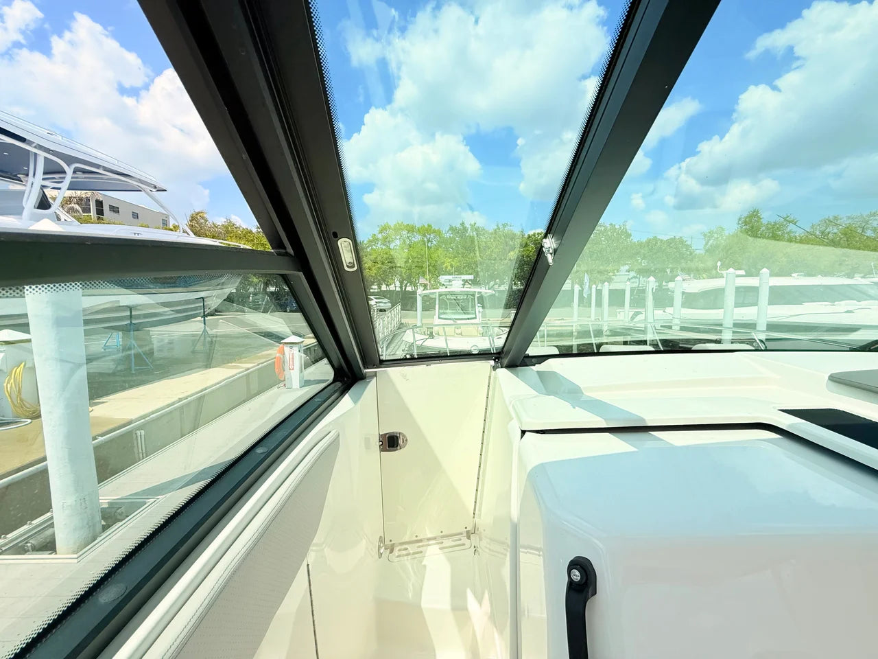 2026 Sea Ray Sundancer 320 Outboard 32.0 feet, St Petersburg, FL #59