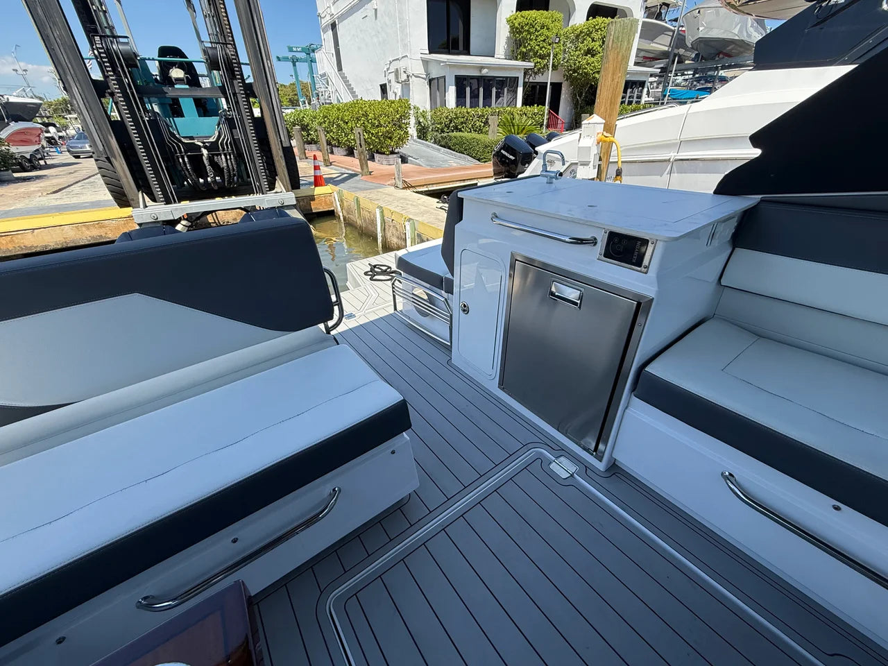 2022 Cruisers Yachts 34 GLS Outboard 34.0 feet, Miami, FL #41