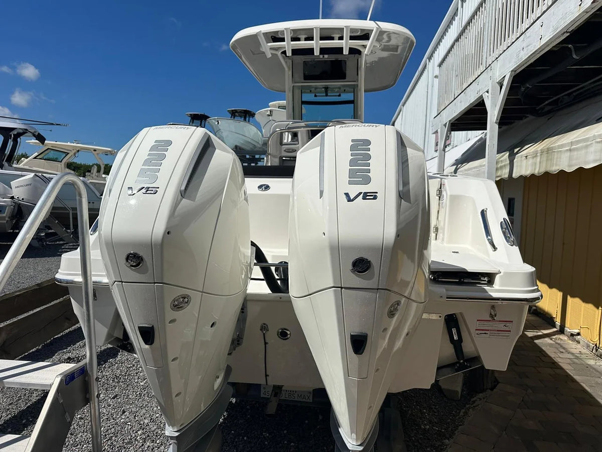 2027 Boston Whaler 250 Outrage 25.0 feet, Key Largo, FL #5