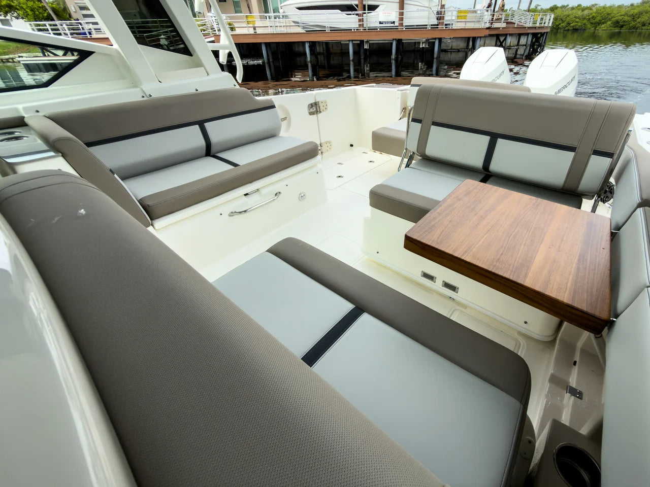 2027 Boston Whaler 330 Vantage 33.0 feet, Fort Myers, FL #13