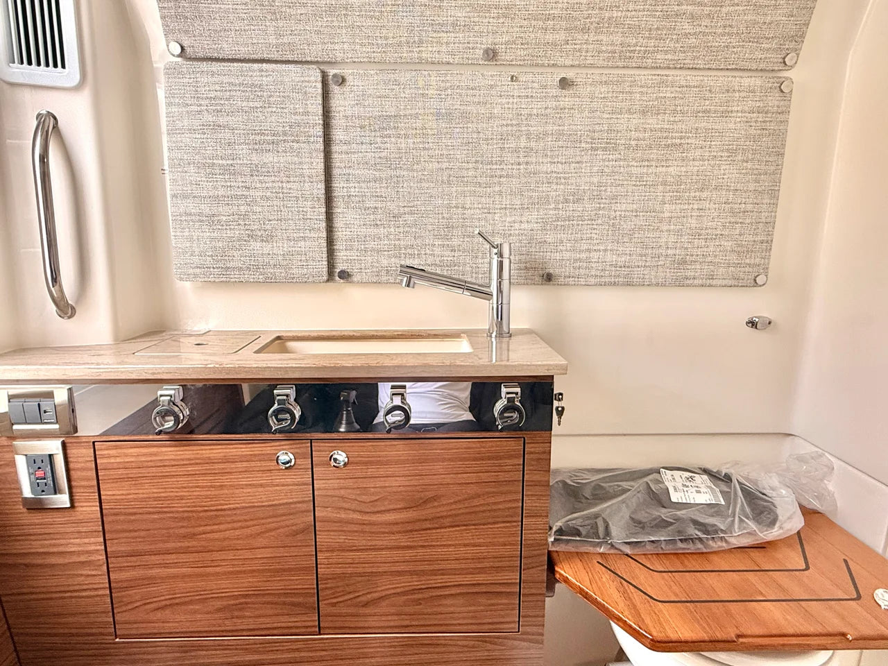 2026 Boston Whaler 360 Outrage 36.0 feet, St Petersburg, FL #45