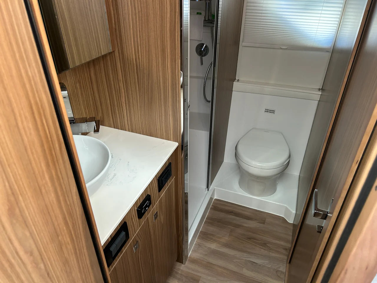 2024 Cruisers Yachts 42 Cantius 42.0 feet, Osage Beach, Missouri #26