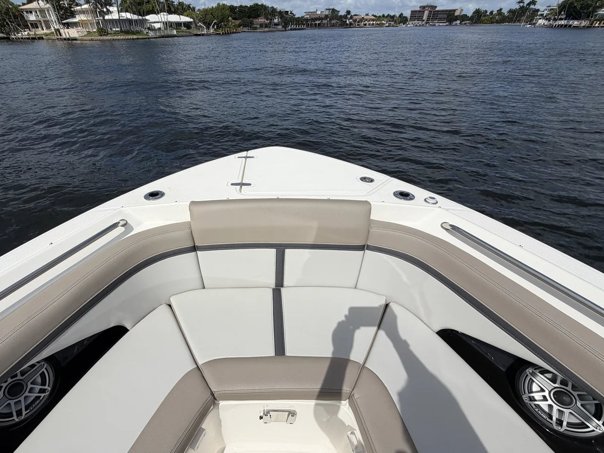 2027 Boston Whaler 330 Vantage 33.0 feet, Pompano Beach, Florida #60