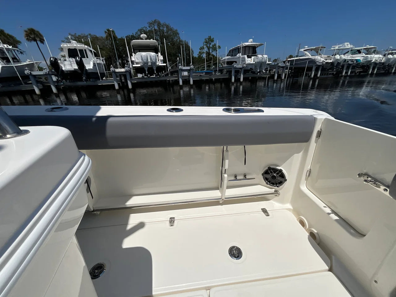 2027 Boston Whaler 250 Outrage 25.0 feet, Jacksonville Beach, Florida #7