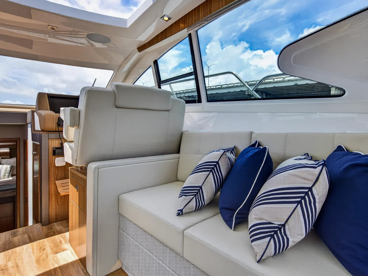 2026 Cruisers Yachts 46 Cantius 46.0 feet, Stuart, Florida #34