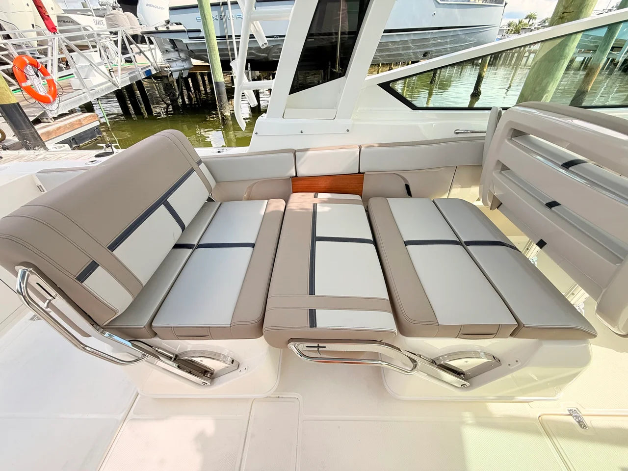 2027 Boston Whaler 330 Vantage 33.0 feet, St Petersburg, FL #46