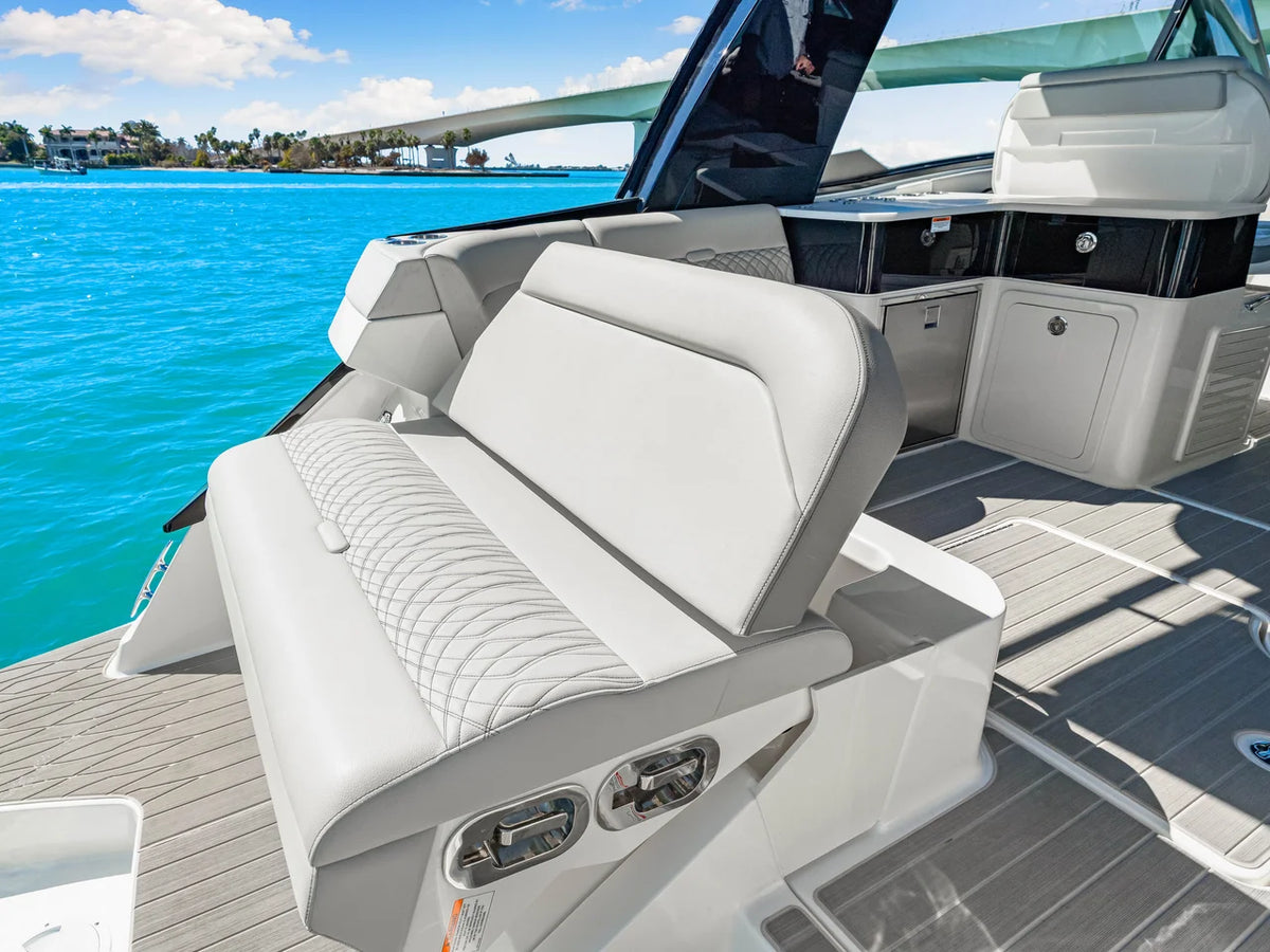 2026 Sea Ray Sundancer 370 Outboard 37.0 feet, Sarasota, FL #60