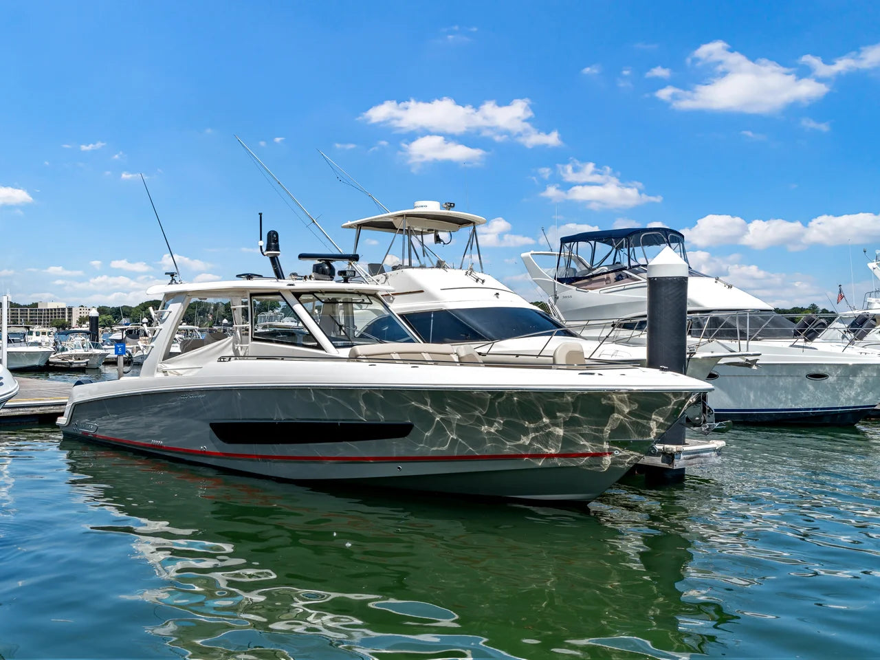 2021 Boston Whaler 420 Outrage 42.0 feet, Quincy, MA #1