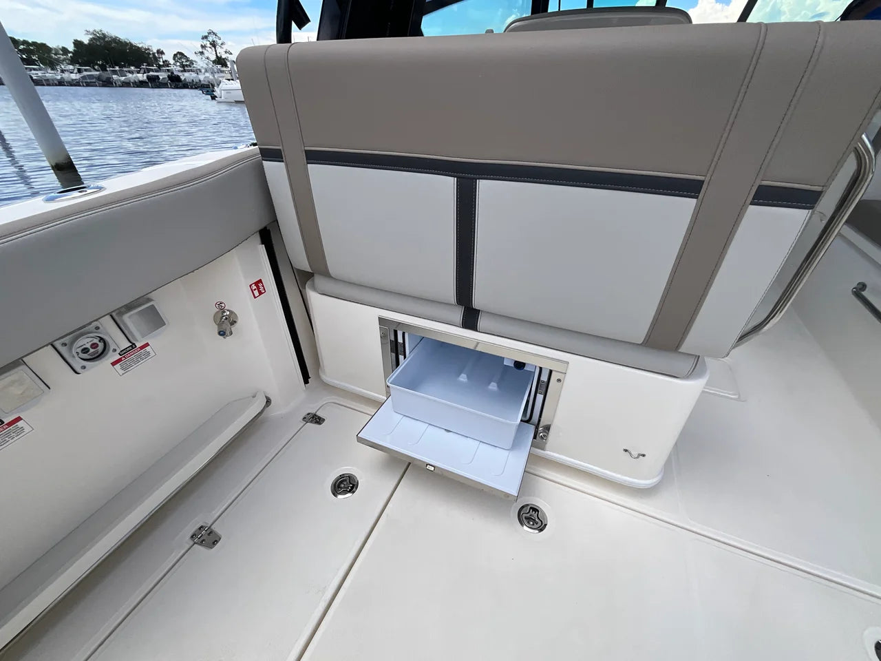 2026 Boston Whaler 330 Vantage 33.0 feet, Jacksonville Beach, Florida #18