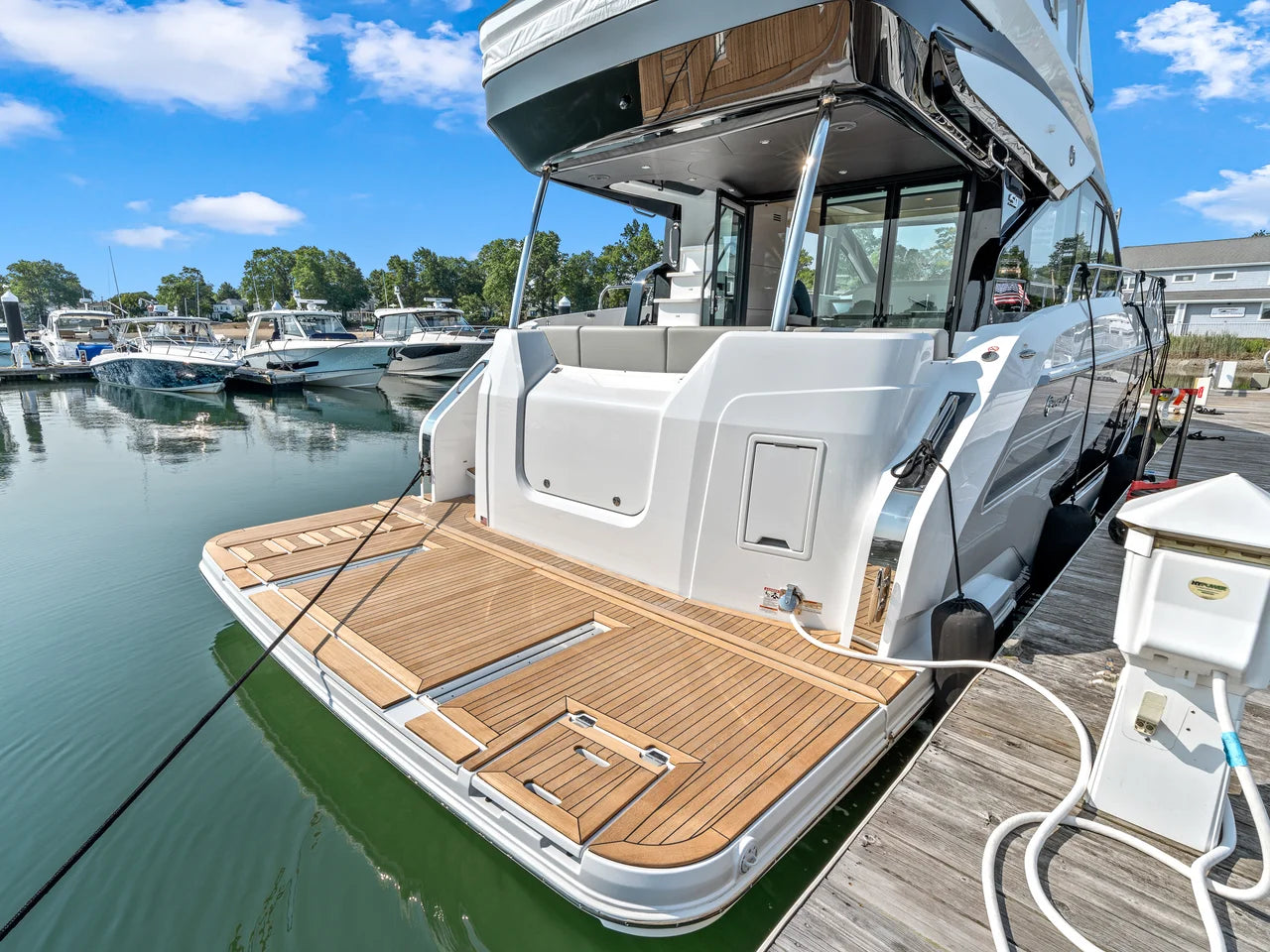 2027 Cruisers Yachts 50 FLY 50.0 feet, Quincy, MA #5